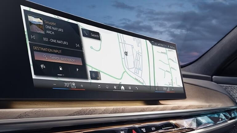 2024 BMW i7 Interaction Bar Technology