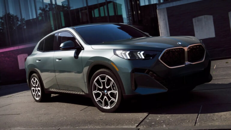 2024 BMW X2 Luxury Coupe SUV Exterior Design