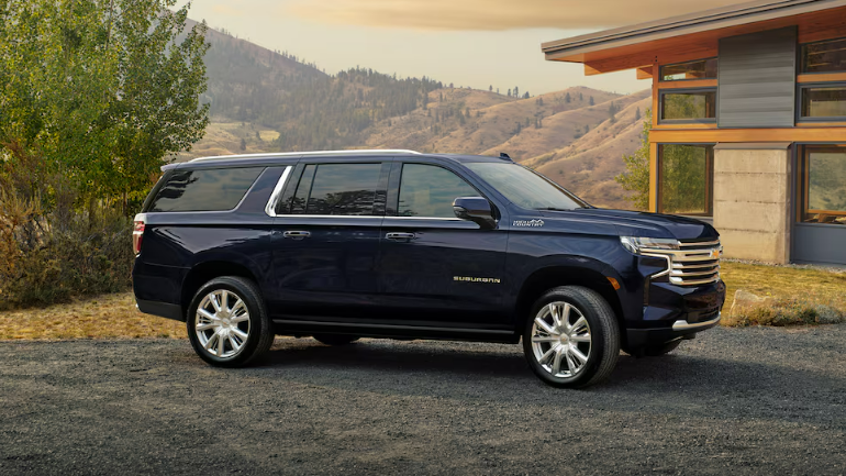 2024 Chevrolet Suburban side view image