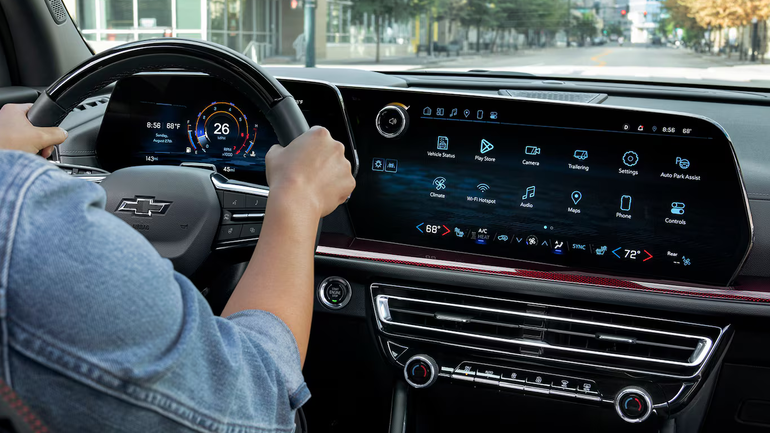 2024 Chevrolet Traverse Technology Feature Image