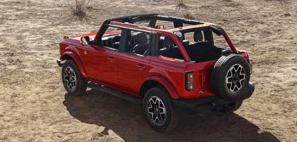 2024 Ford Bronco Outer Banks In Hot Pepper Red Metallic - Feature Image