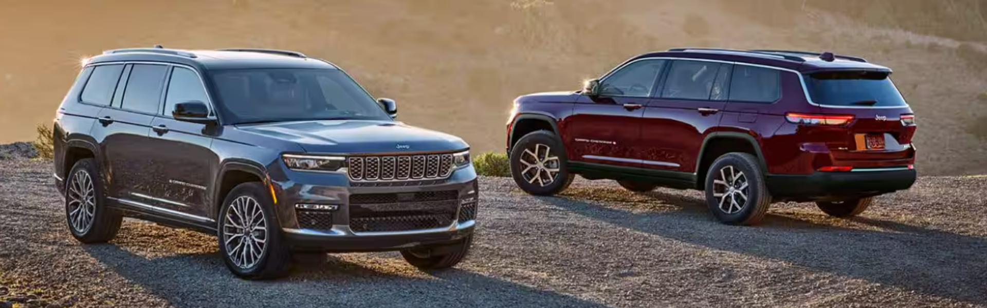 2024 Jeep Grand Cherokee parking with front view and rear view-Banner