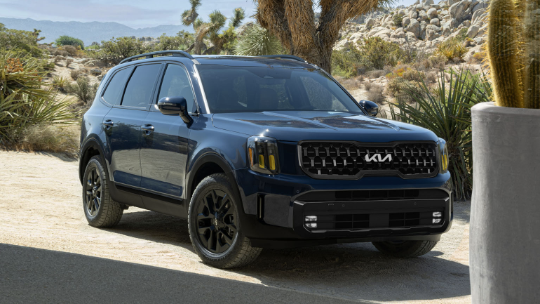 2024 Kia Telluride parking outdoor in desert