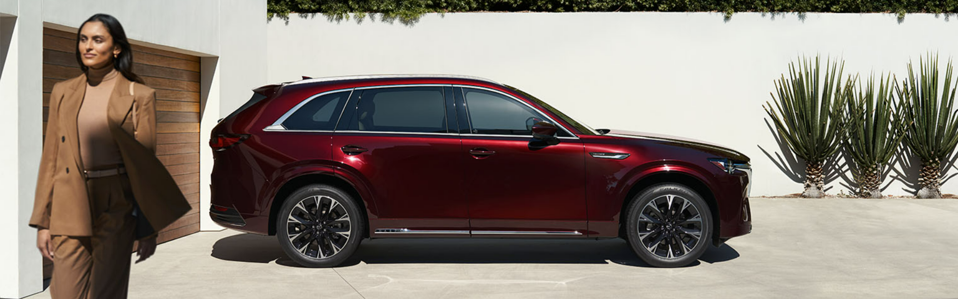 2024 Mazda CX-90 side view parking