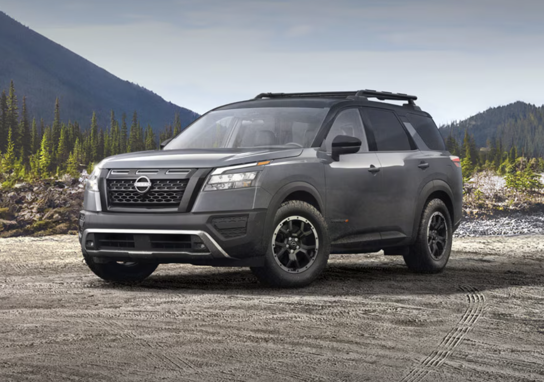 2024 Nissan Pathfinder parking outdoor sideview