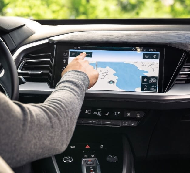2025 Audi Q4 e-tron Technology - Feature Image