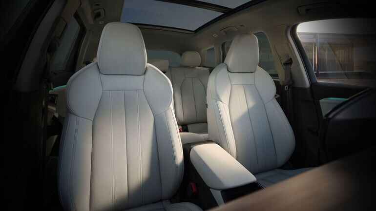 2025 Audi Q6 e-tron Technology - Feature Image