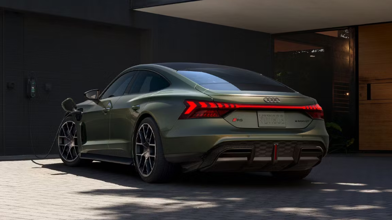 2025 Audi RS e-tron® GT Performance - Feature Image