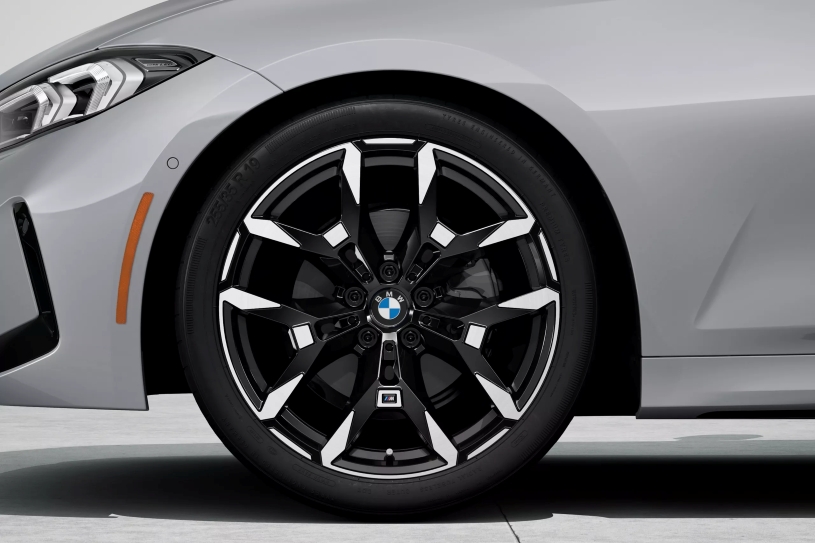 2025 BMW 3-Series Wheel