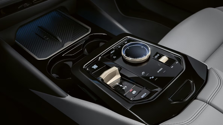 2025 BMW 5 Series Technology Feature