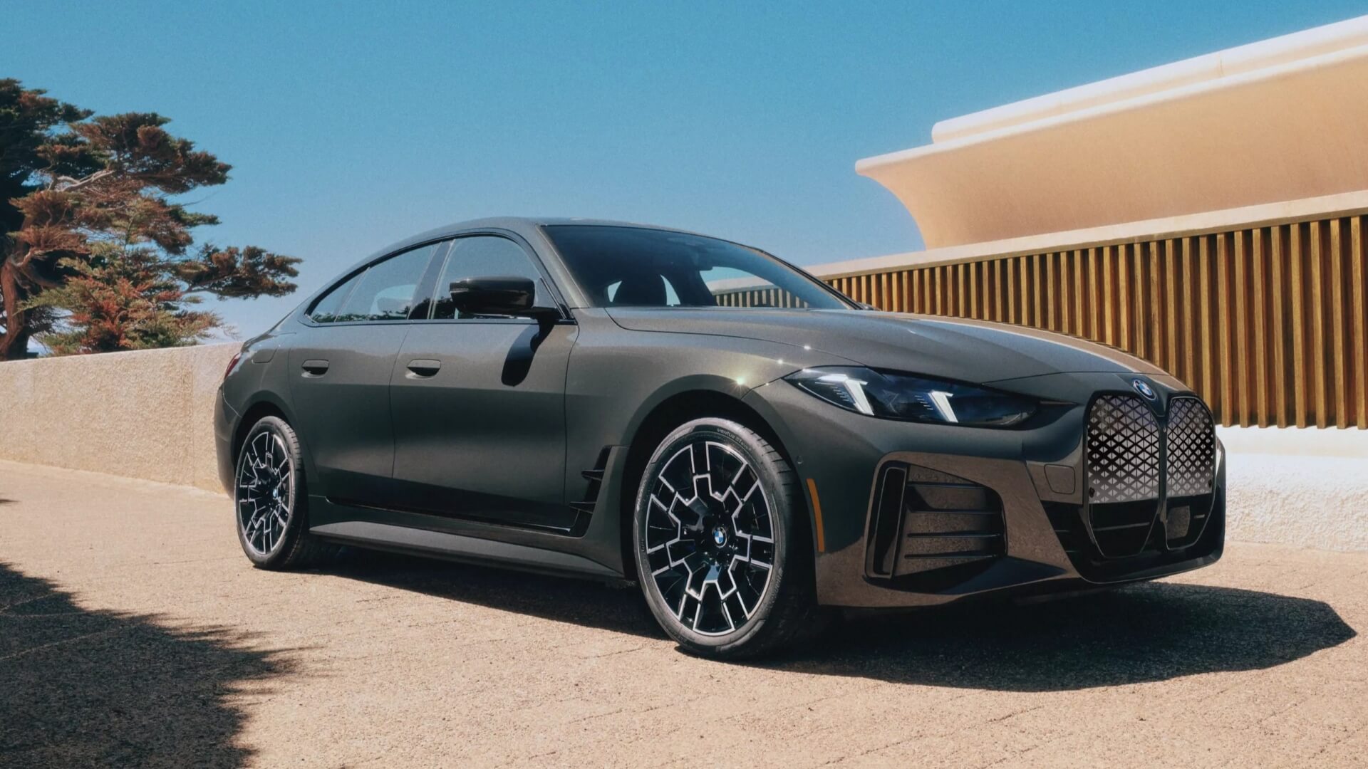 2025 BMW i4 Exterior Design - Feature Image