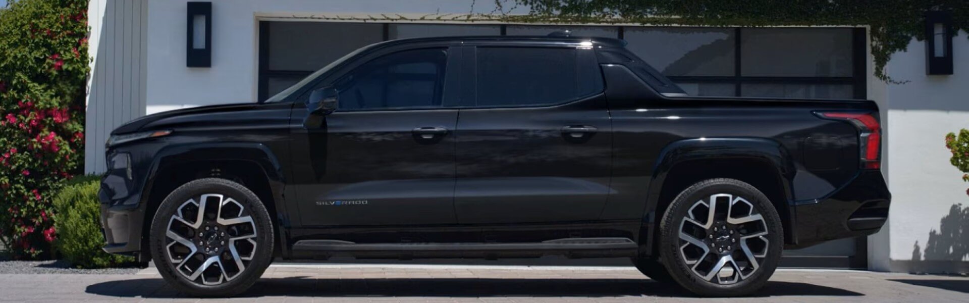 2025 Chevrolet Silverado EV Banner