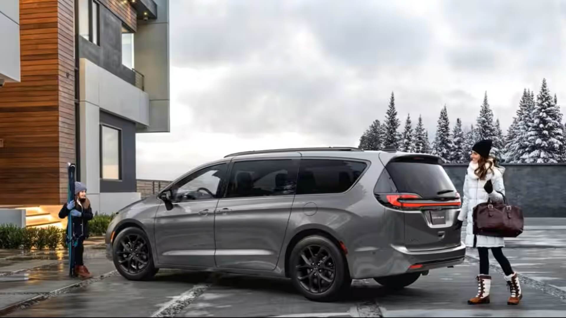 2025 Chrysler Pacifica Performance - Feature Image