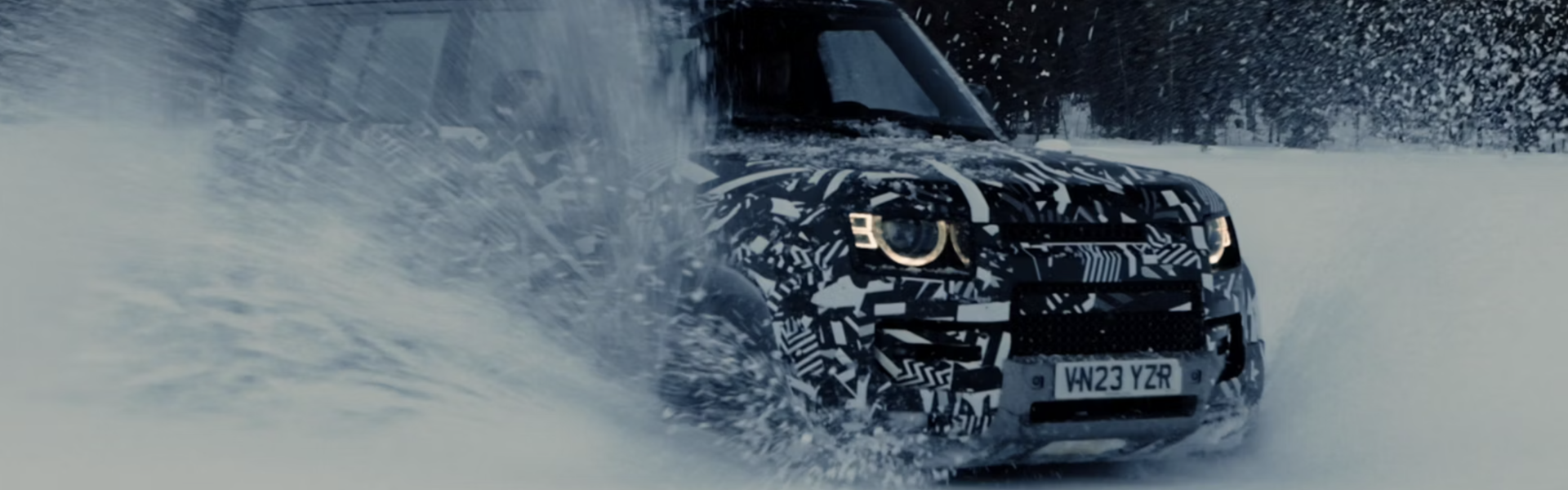 2025 Land Rover Defender OCTA Banner