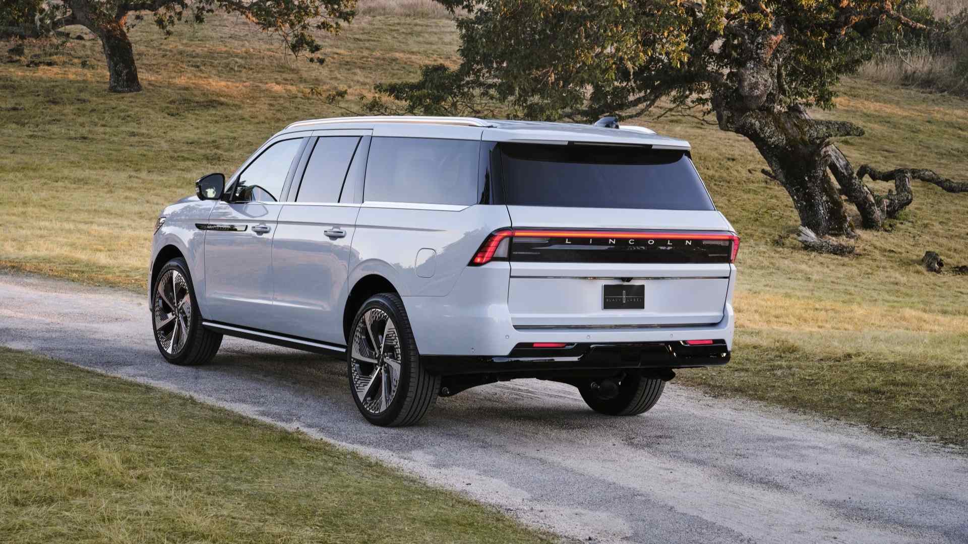2025 Lincoln Navigator Premium Performance - Feature Image