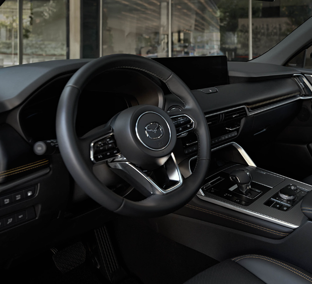 2025 Mazda CX-70 Plug-in Hybrid Premium photo 2