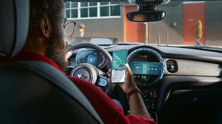 2025 MINI Countryman SE dashboard image