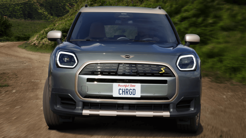 2025 MINI Electric Lineup Performance Feature