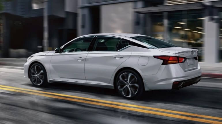 2025 Nissan Altima Design - Feature Image