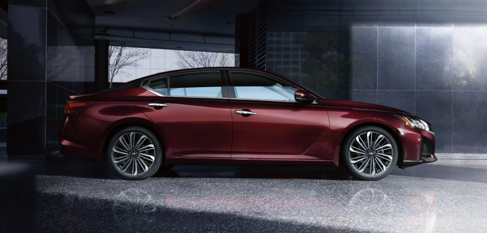 2025 Nissan Altima parking with side view-Features