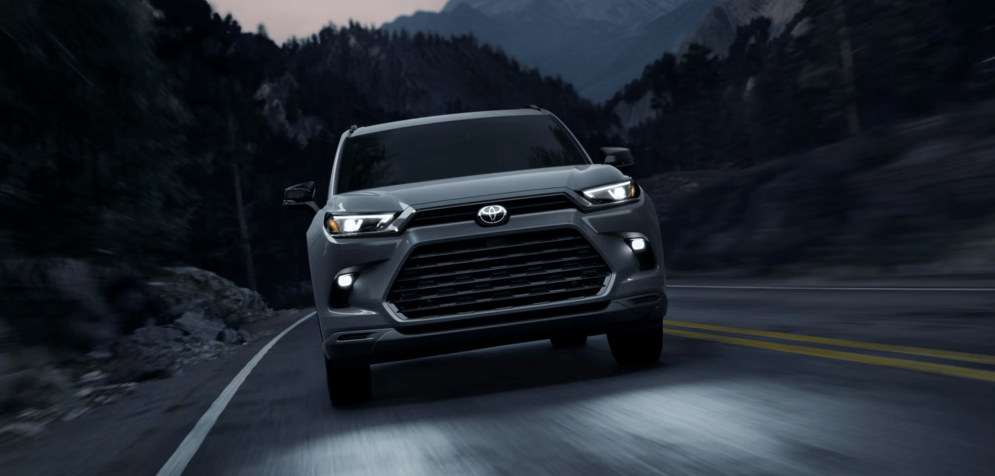 2025 Toyota Grand Highlander Hybrid LE Trim Feature