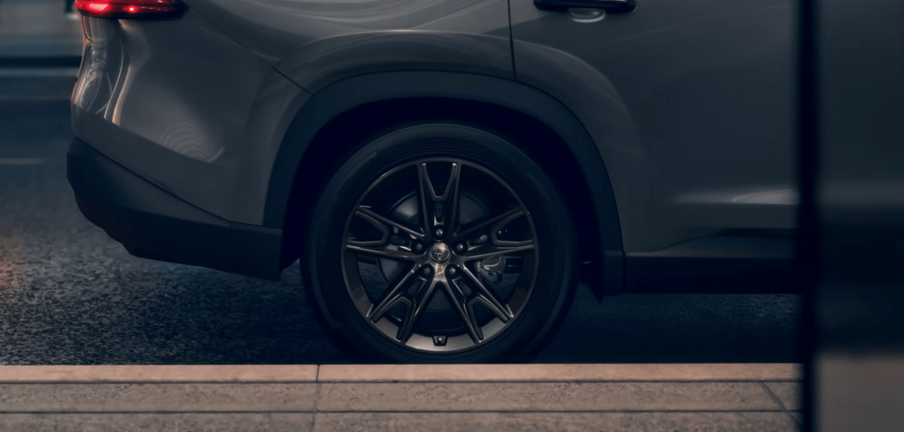 2025 Toyota Grand Highlander Hybrid Nightshade Trim Feature