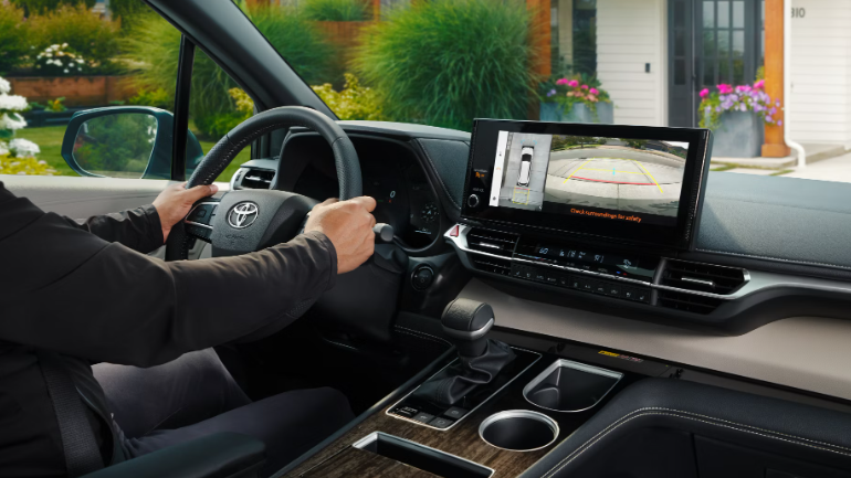 2025 Toyota Sienna Interior-Features
