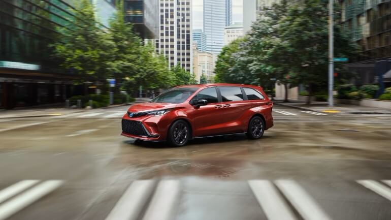 2025 Toyota Sienna XSE Exterior In Ruby Flare Pearl - Feature Image
