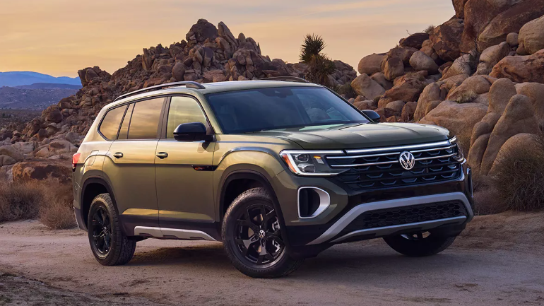 2026 Volkswagen Taos SE photo 4