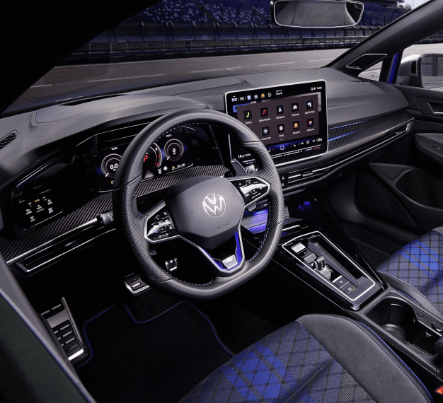 2025 Volkswagen Golf R Technology - Feature Image
