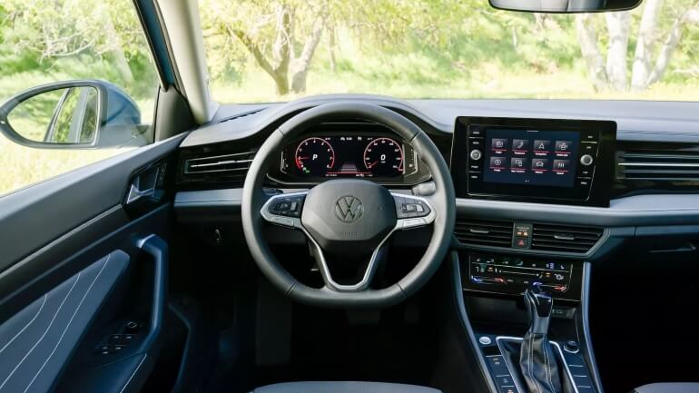 2026 Volkswagen Taos SE photo 3