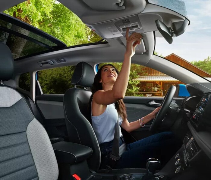 2025 Volkswagen Taos FEATURED Technology