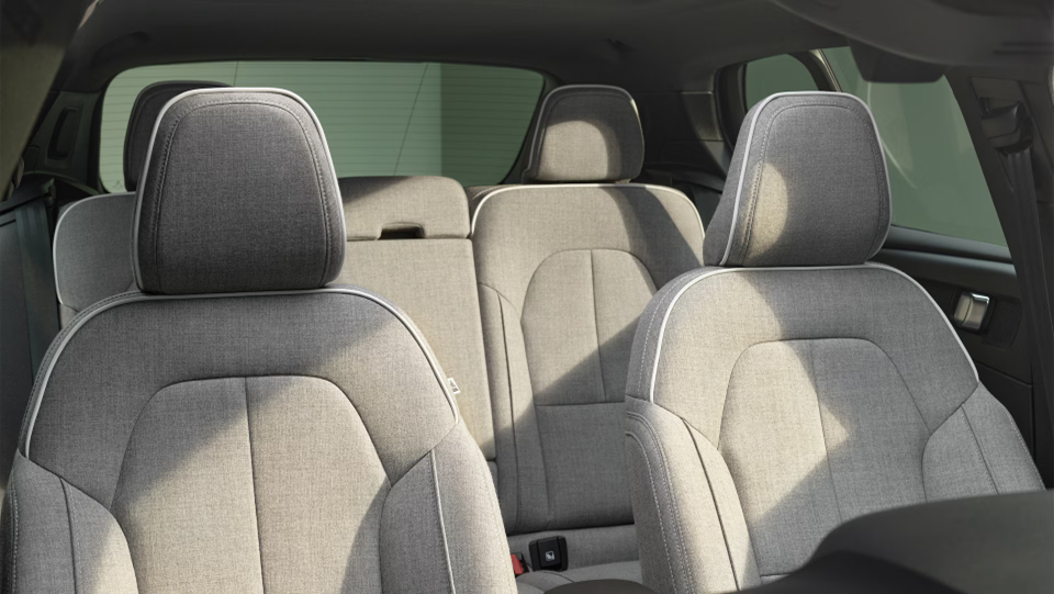 2025 Volvo EX40 Interior
