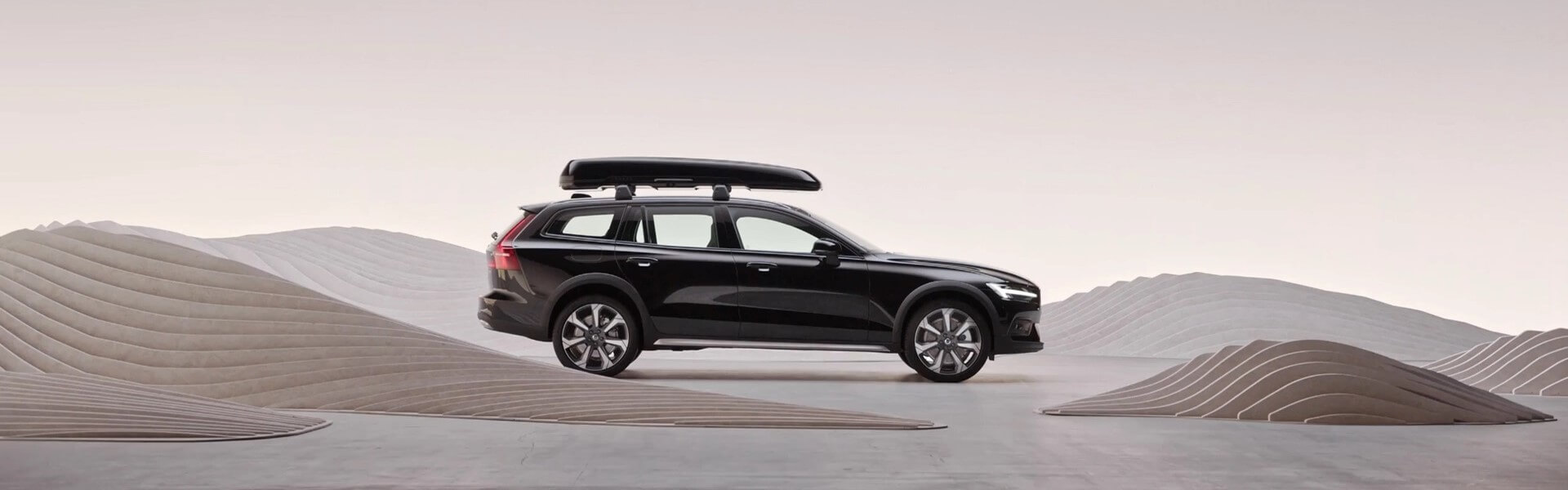 2025 Volvo V60 Cross Country Banner