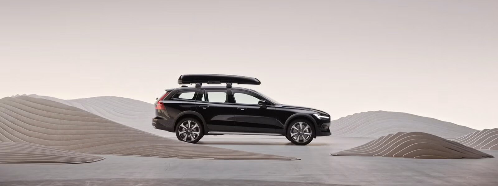 2025 Volvo V60 Cross Country Banner