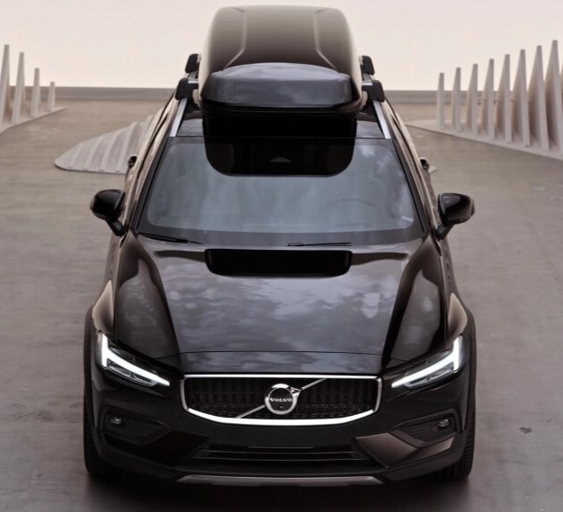2025 Volvo V60 Cross Country Performance Feature Image