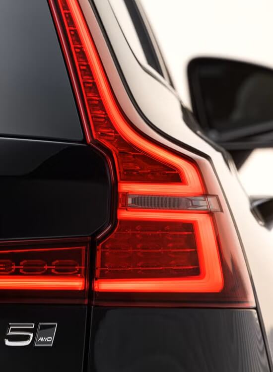2025 Volvo V60 Cross Country Performance Features and Capabilities - Feature Image