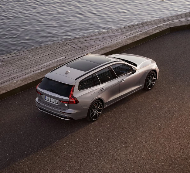 2025 Volvo V60 Recharge Performance