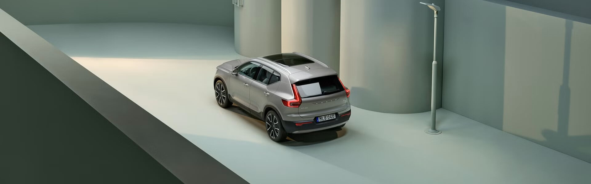 2025 Volvo XC40 Banner