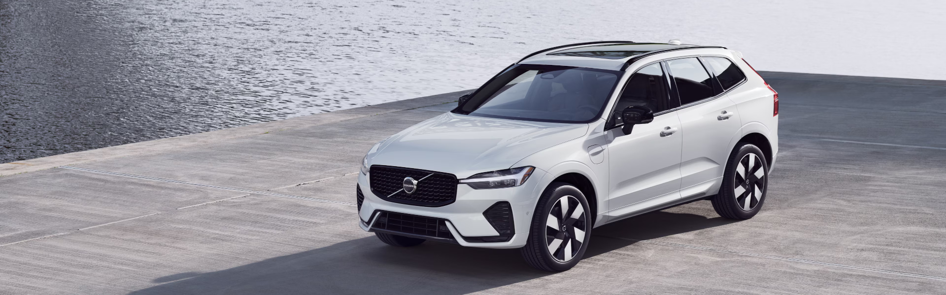 2025 Volvo XC60 PHEV Banner