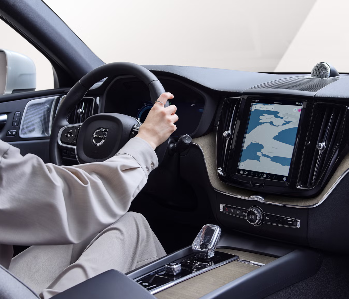 2025 Volvo XC60 PHEV Tech
