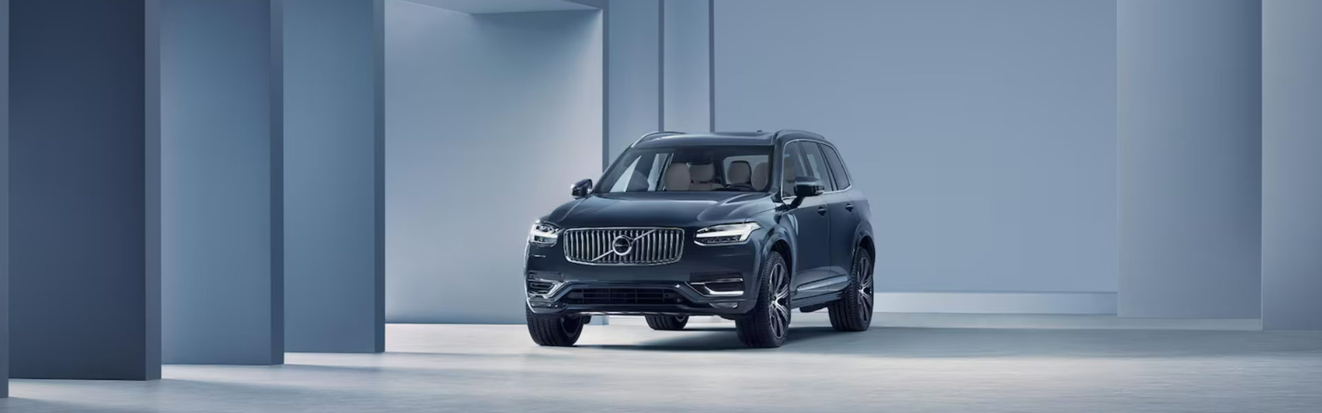 2025 Volvo XC90 parking with front view-Banner