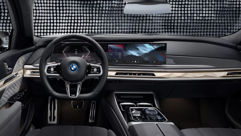 2026 BMW i7 M70 Technology - Feature Image