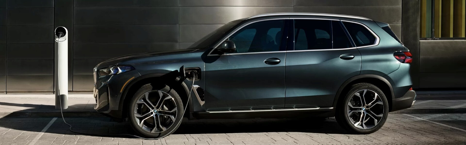 2026 BMW X5 xDrive50e Banner