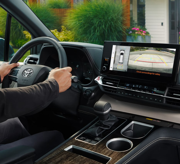 2026 Toyota Sienna Featured Image - Technology