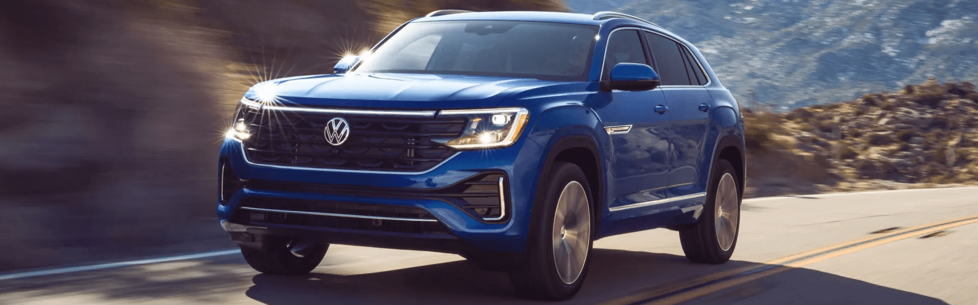 2026 Volkswagen Atlas Mountain Driving Banner