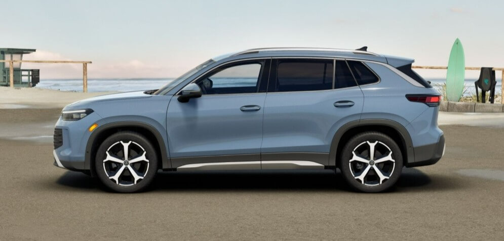 2026 Volkswagen Tiguan SE In Monterey Blue Pearl - Feature Image