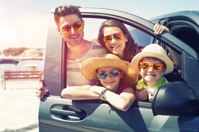 Car Lifestyle - Family in Summer