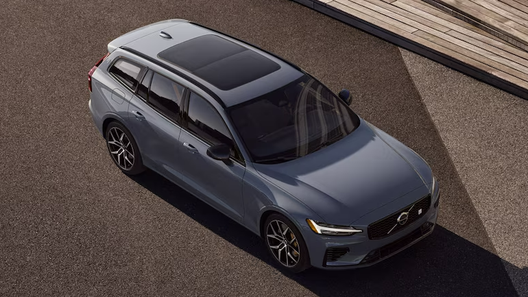 New Volvo V60 Hybrid parking