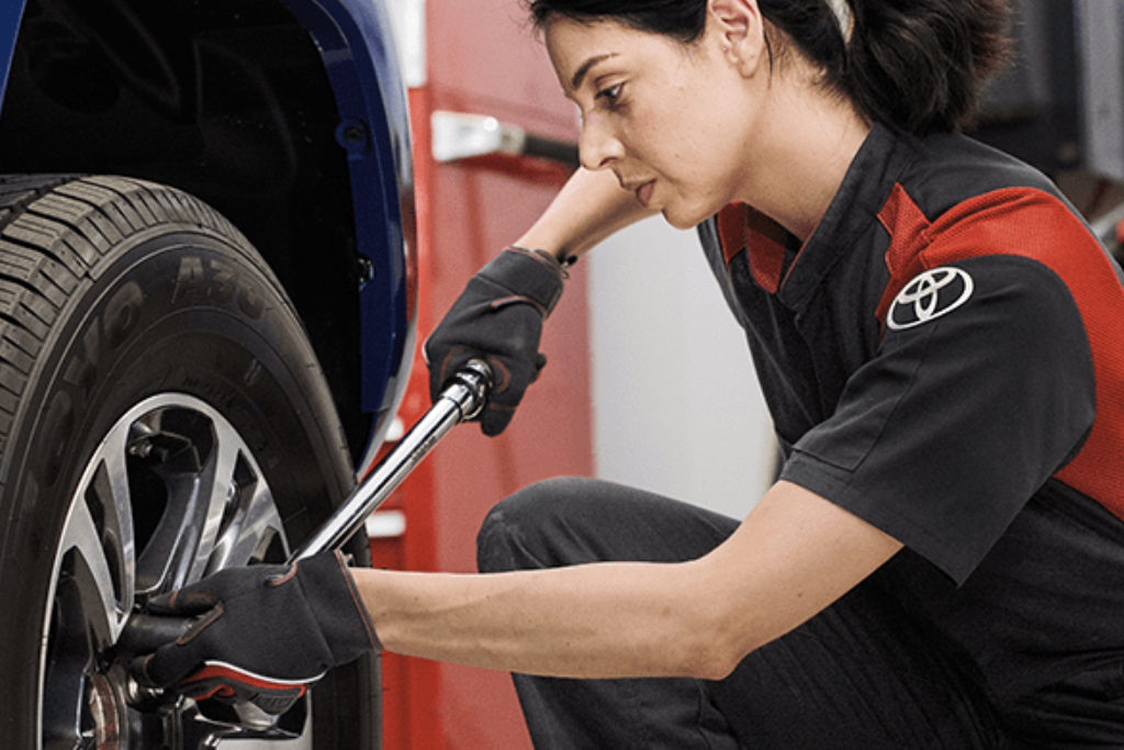 Toyota Tire Rotations & Changes Service Center Feature